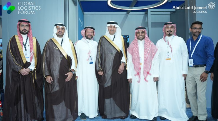 His Excellency Eng. Saleh Al-Jasser, Ministry of Transport and Logistic Services visited the booth of Abdul Latif Jameel Logistics